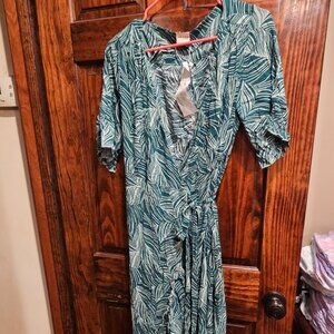 Salt and Silk Nwt dress size large women wrap dress